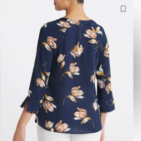 Daniel Rainn. Blue Floral, Zip Back Top. Size Petite Medium. - Picture 2 of 9